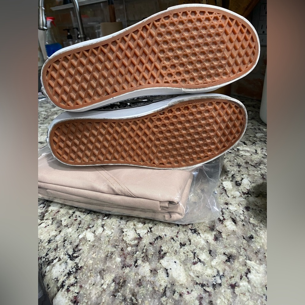 Vans Off the Wall Hightop unisex sneaks. Women’s size 10 / men’s size 8.5 - Picture 8 of 10
